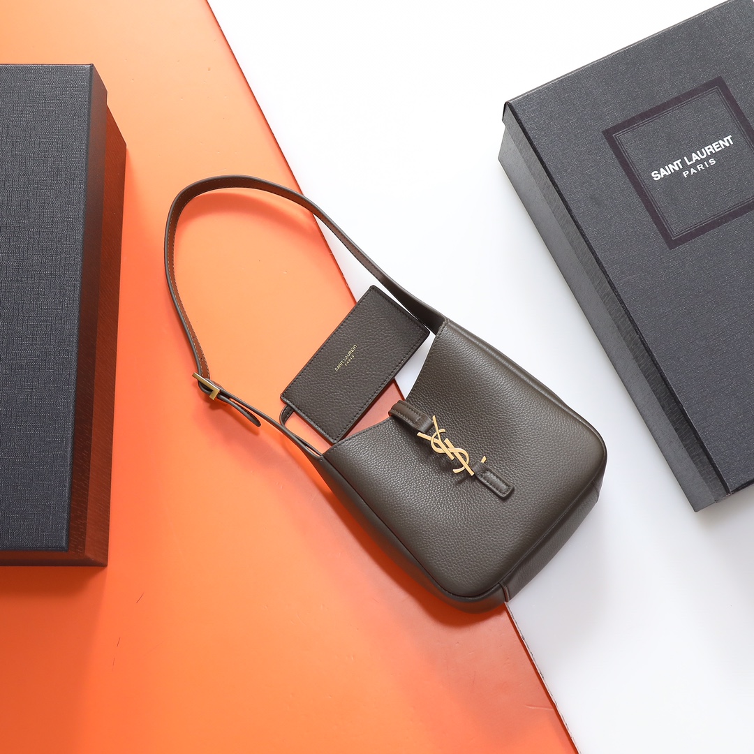 YSL  00579