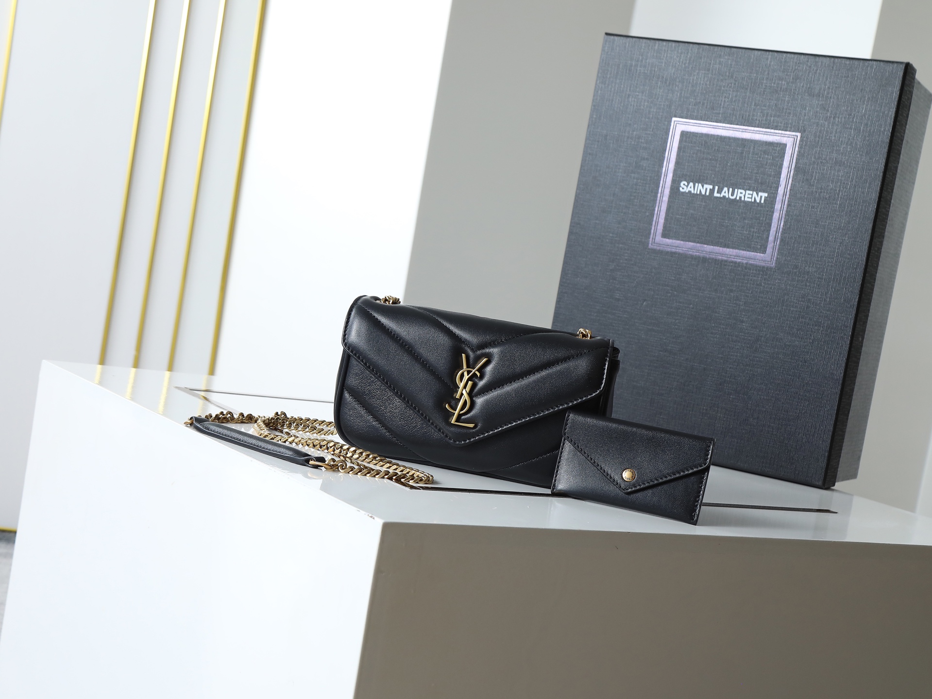 YSL  00589