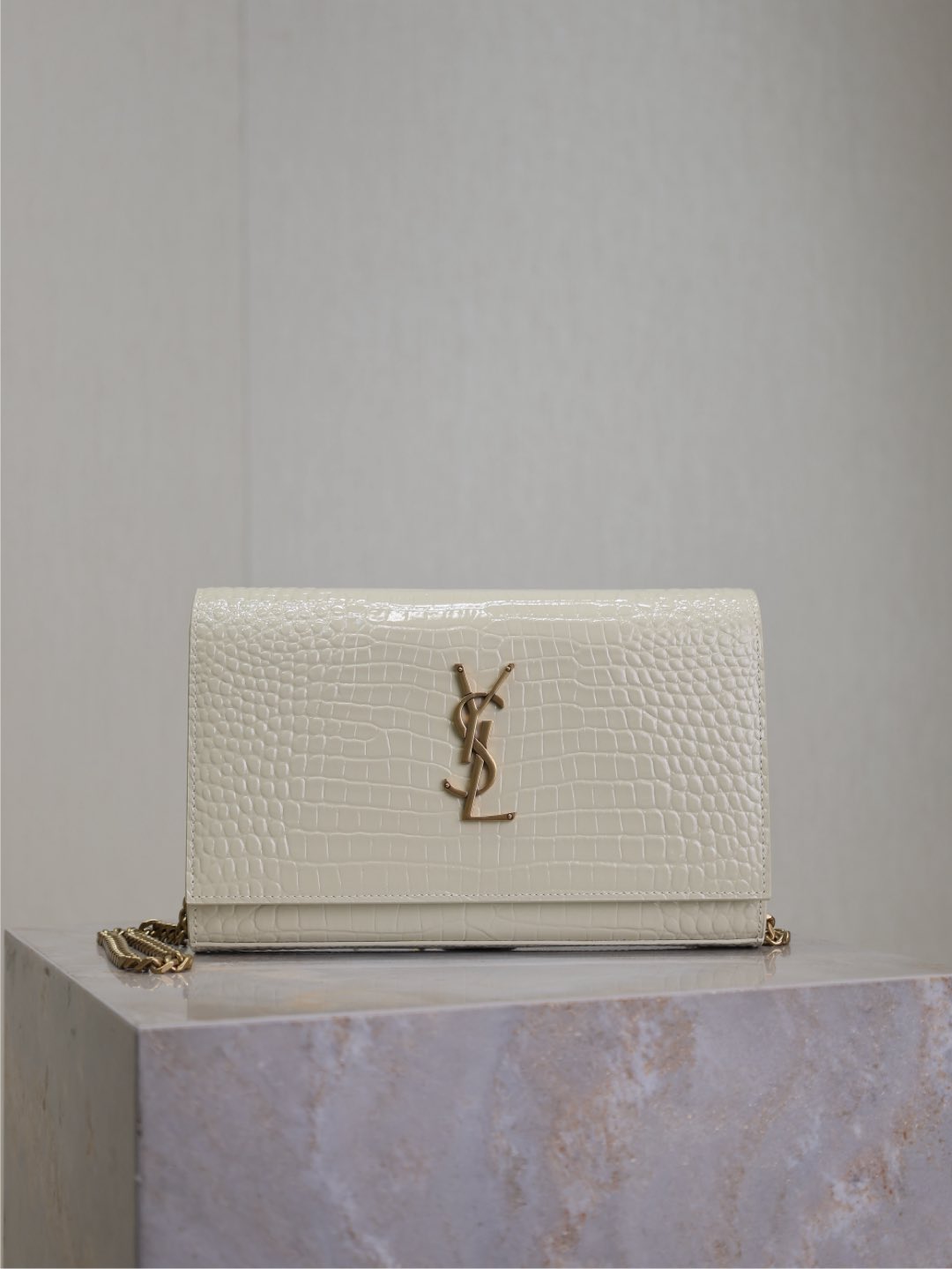 YSL 00699