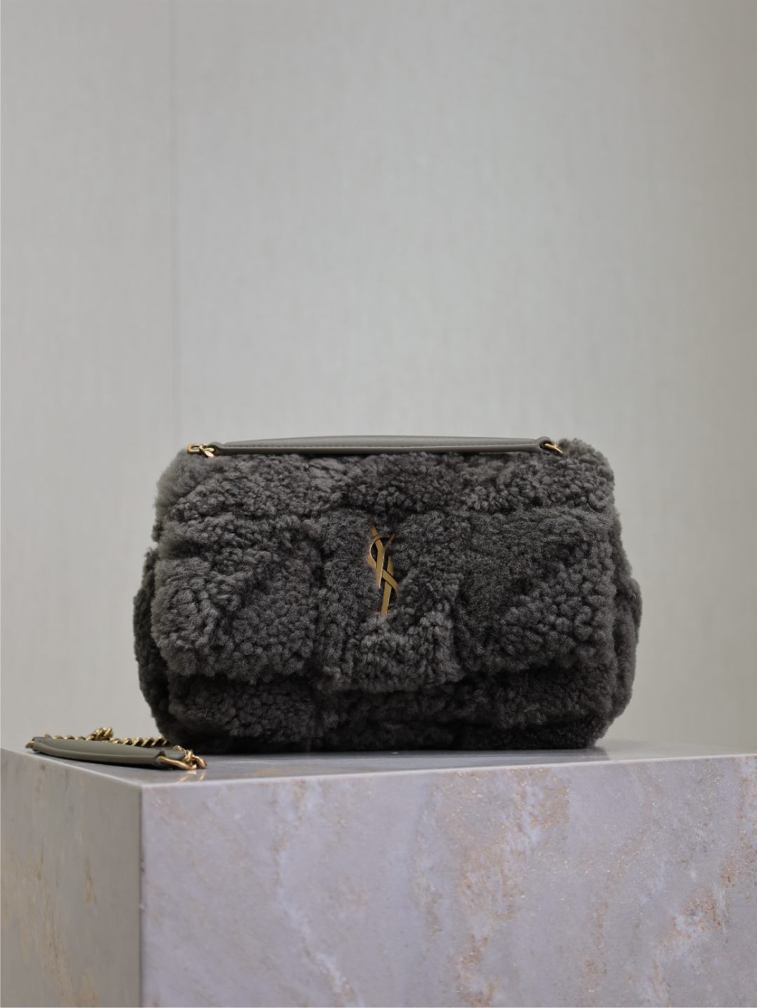 YSL 00819