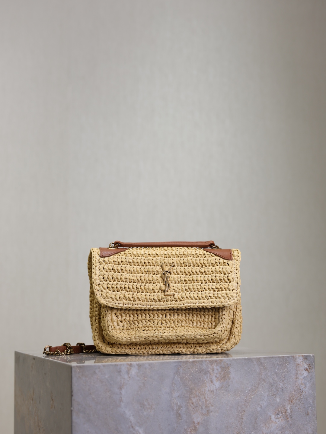 YSL  00819