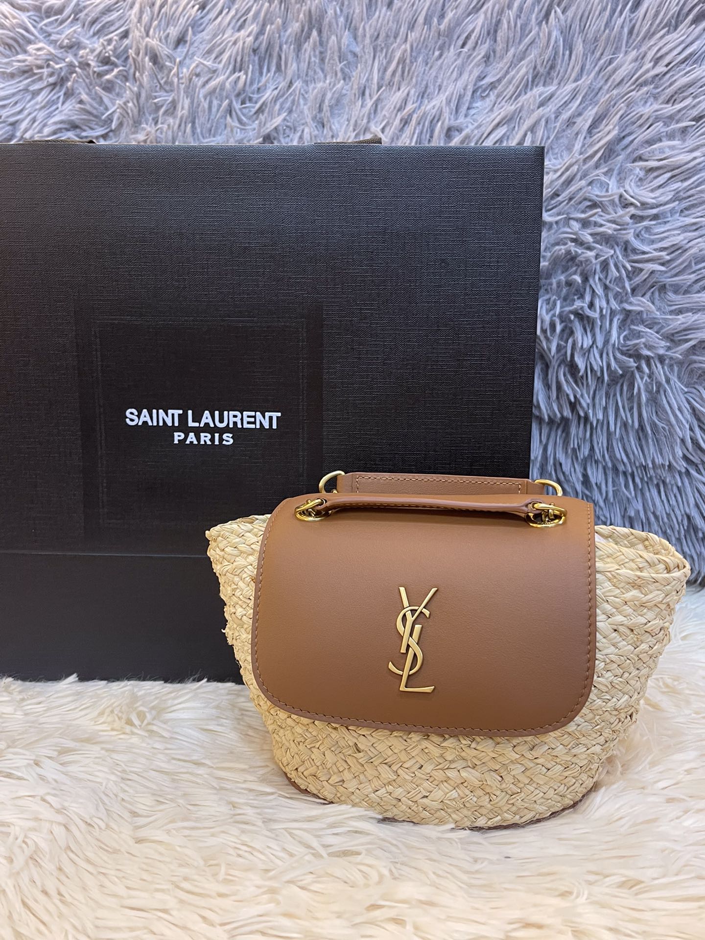 YSL  00989