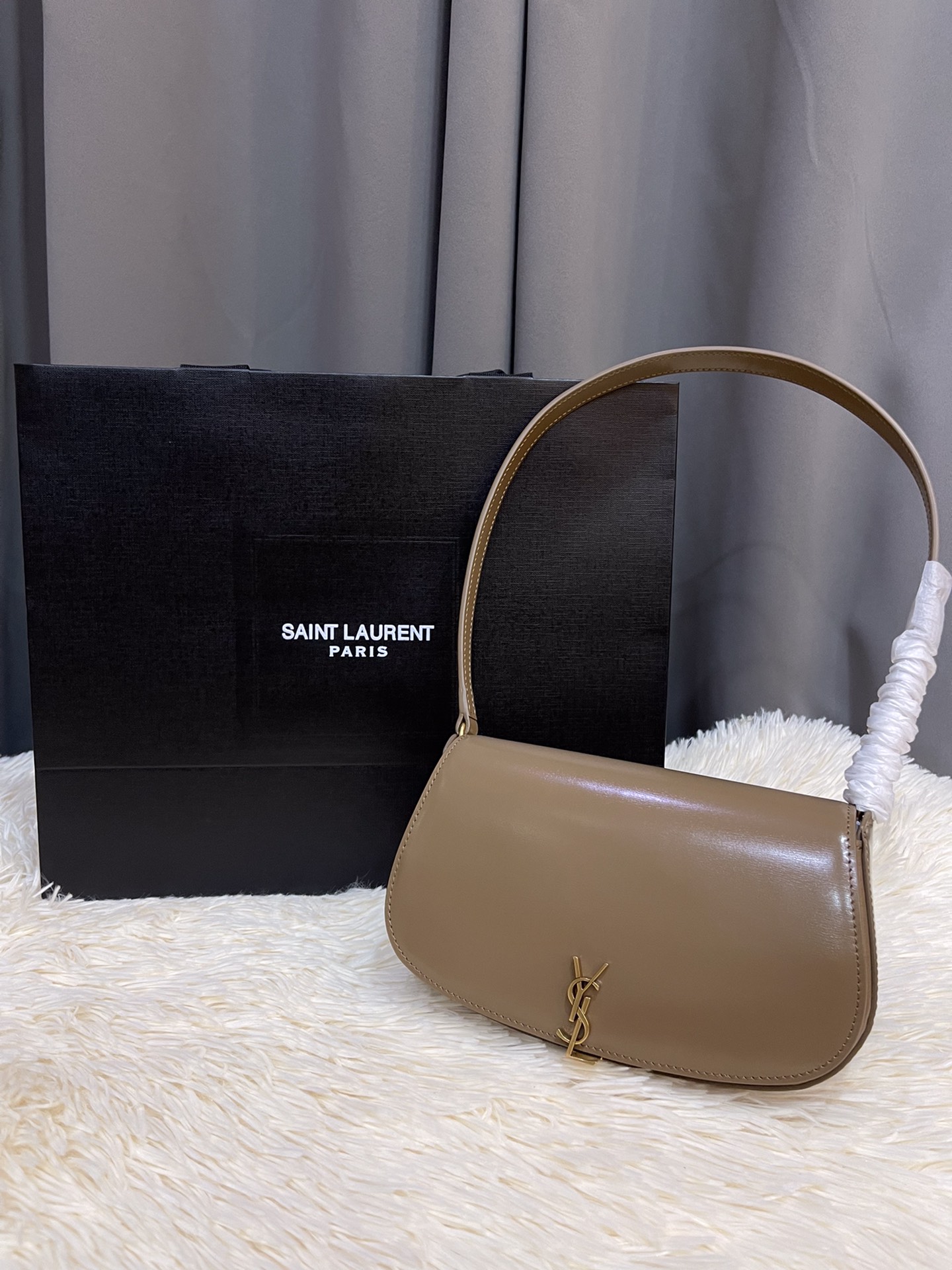 YSL  01069