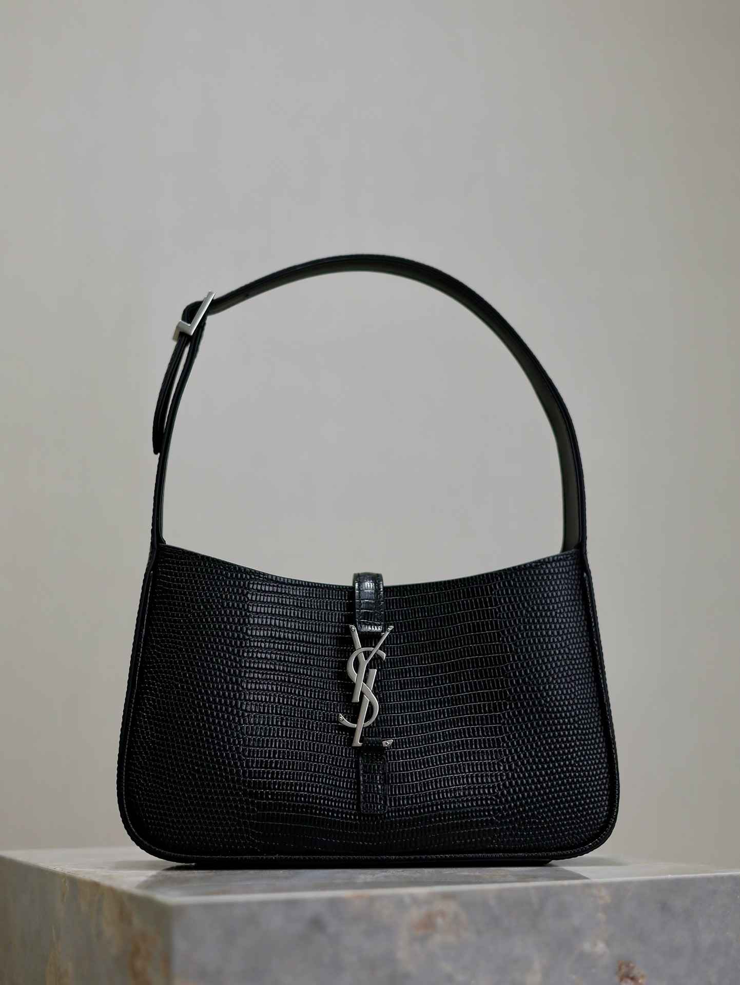 YSL 01709