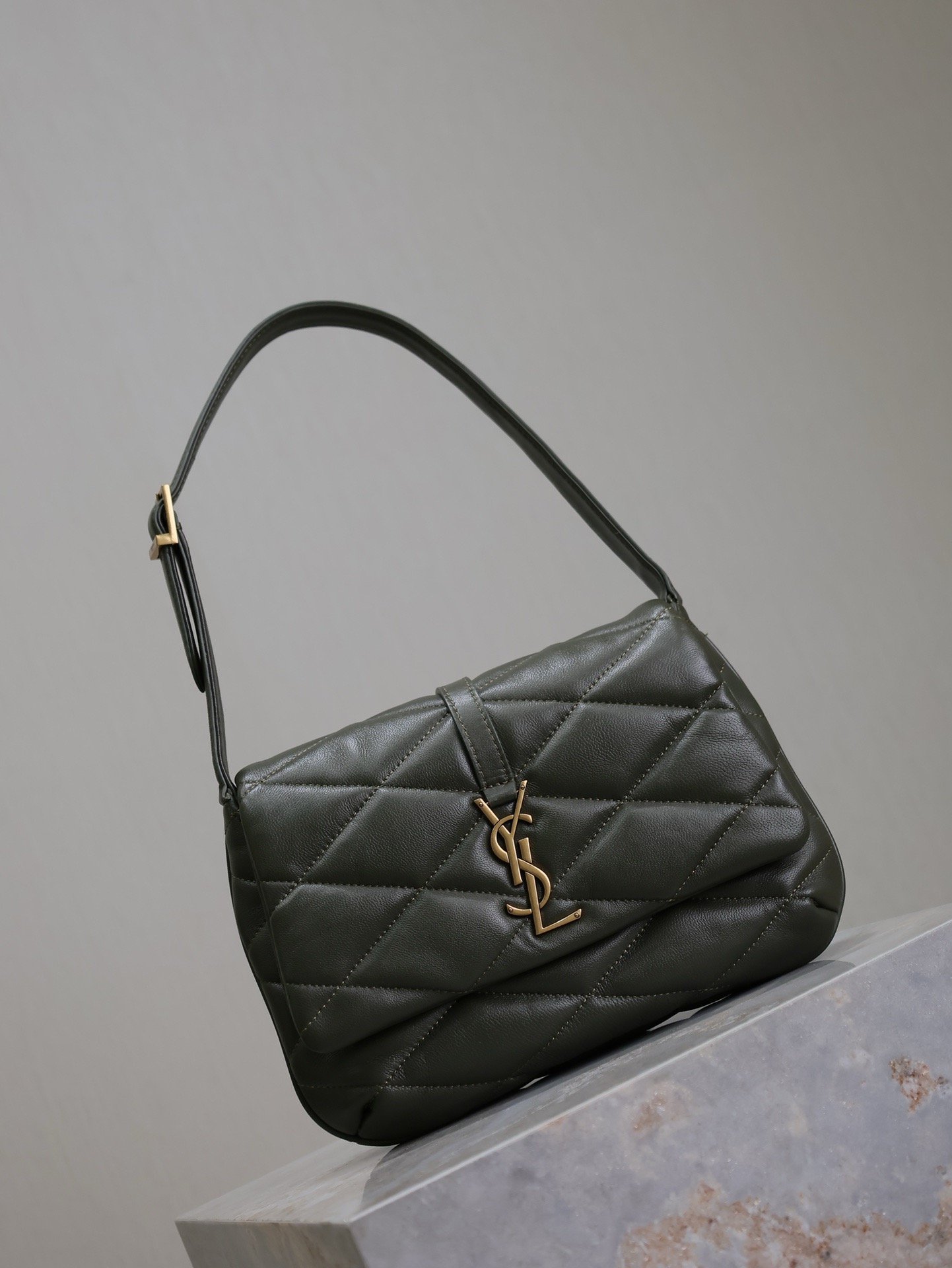 YSL 01739