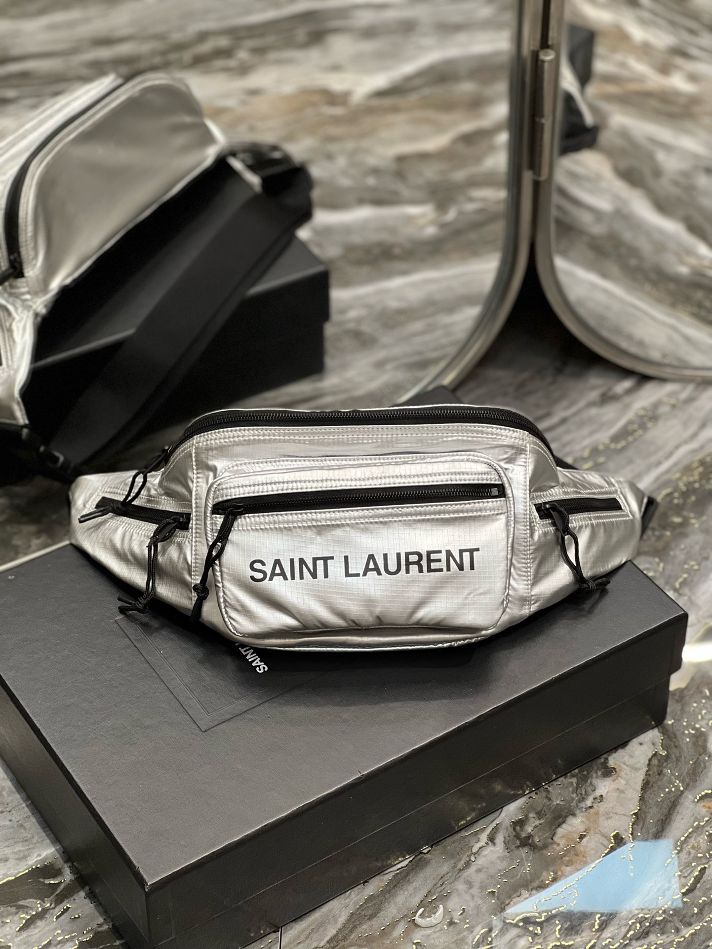 YSL 01749