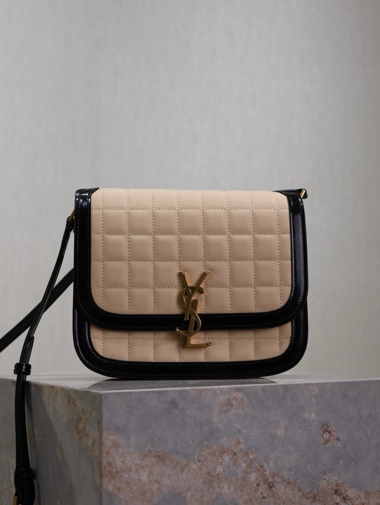 YSL 01759