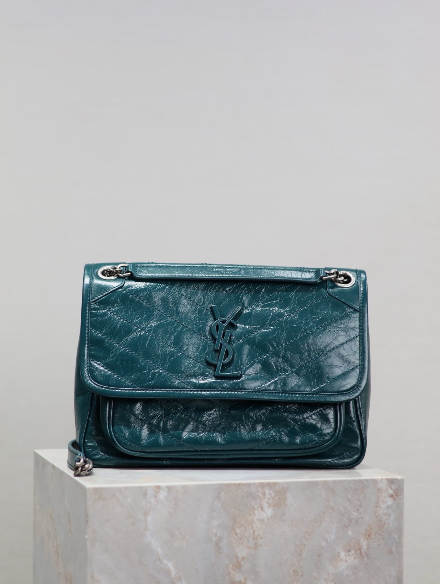 YSL 01819