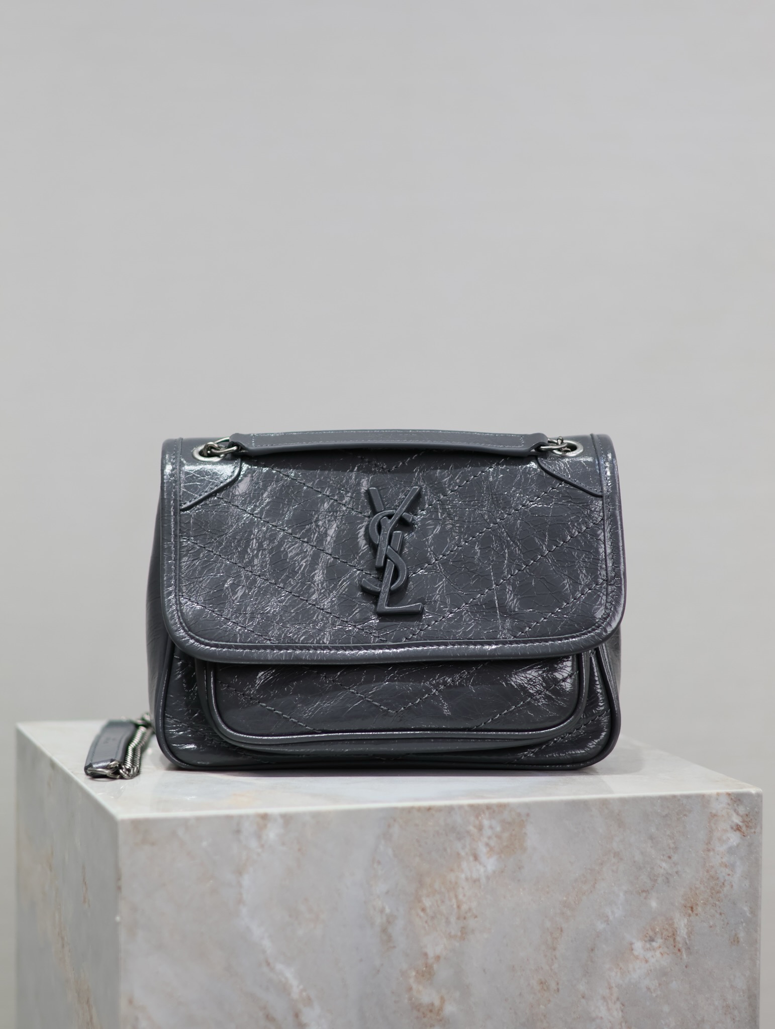 YSL 01829