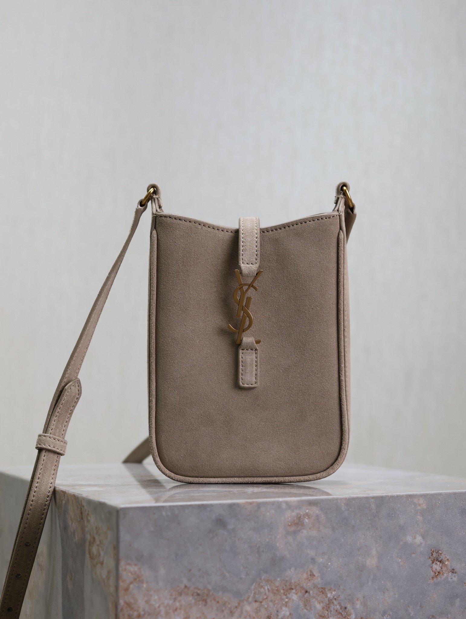 YSL 02199