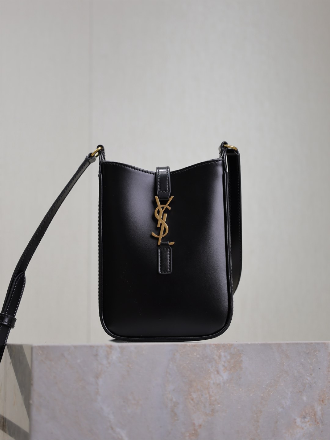 YSL 02219