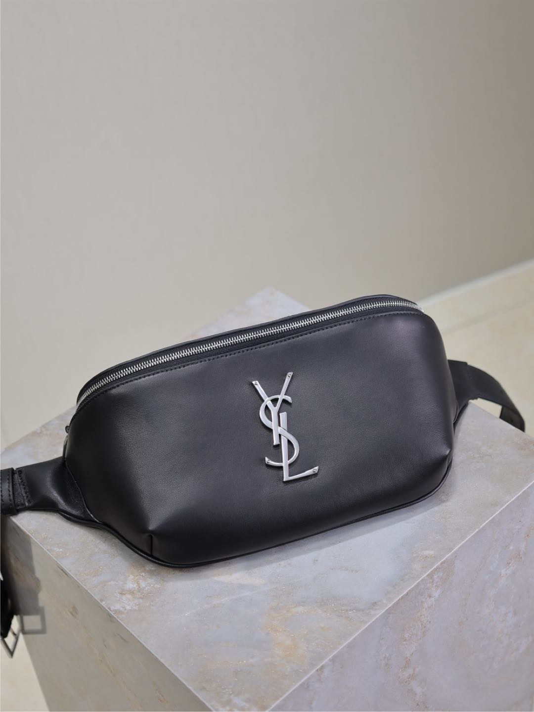 YSL 02279