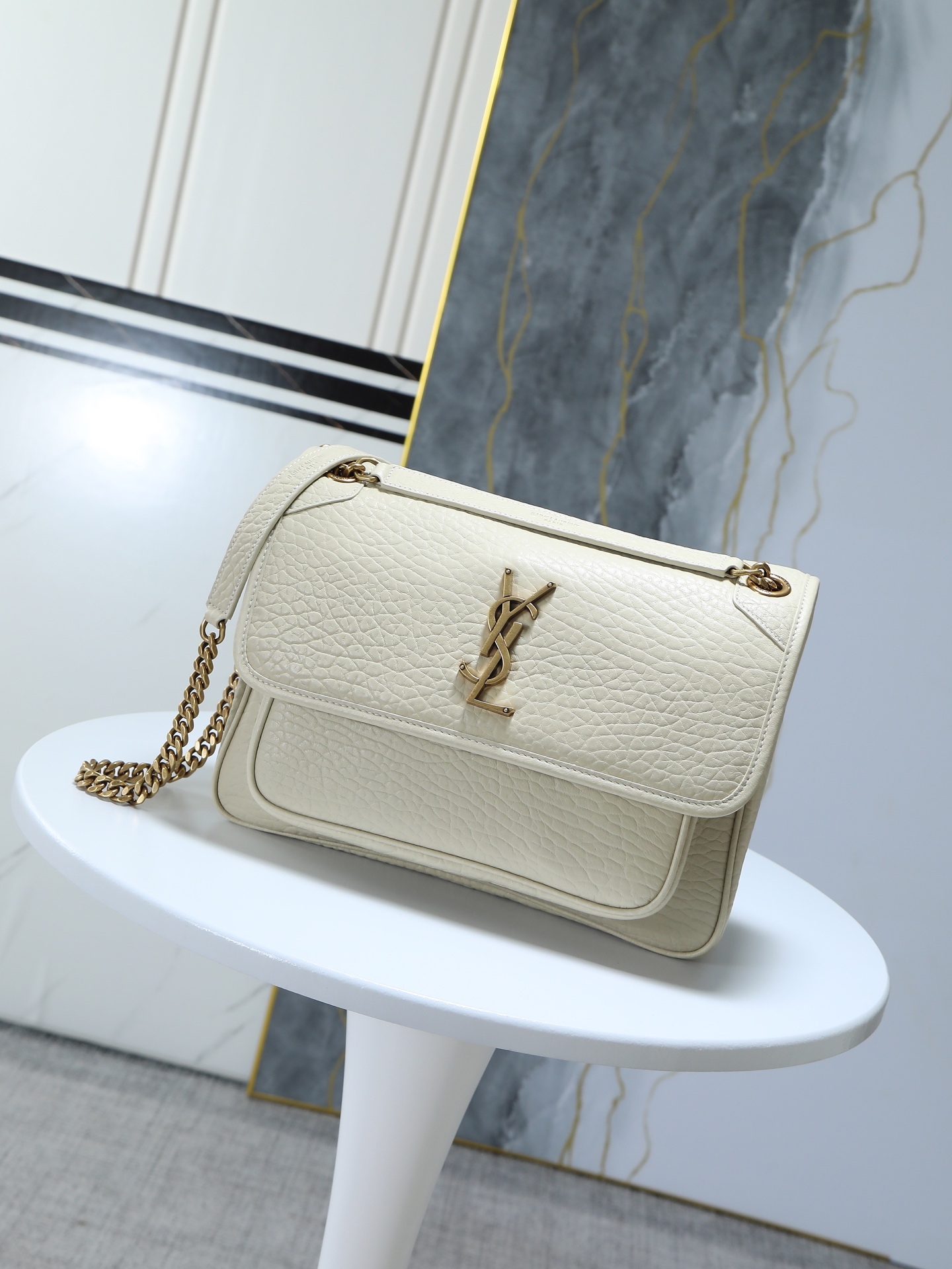 YSL  02349