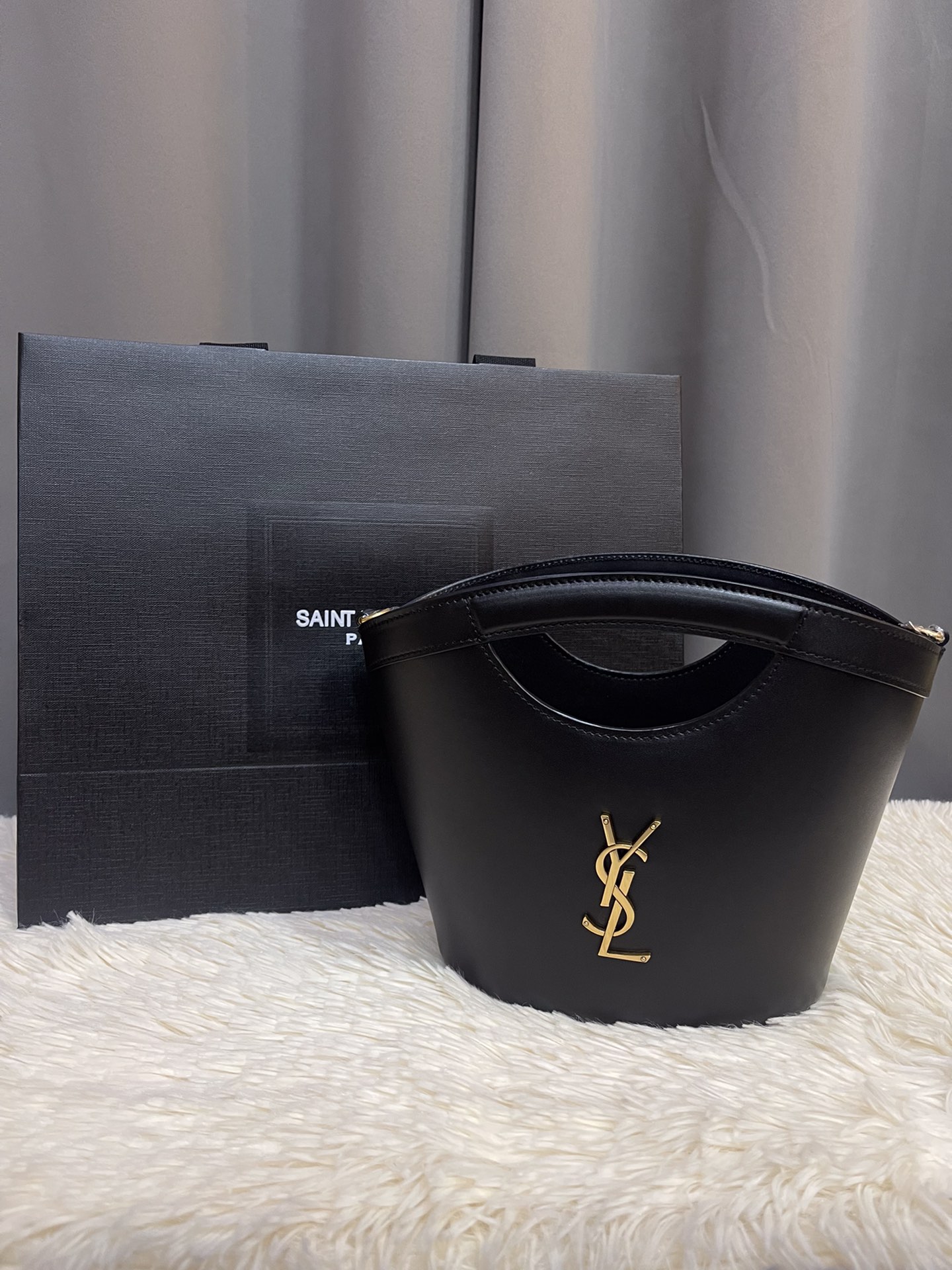 YSL  02399