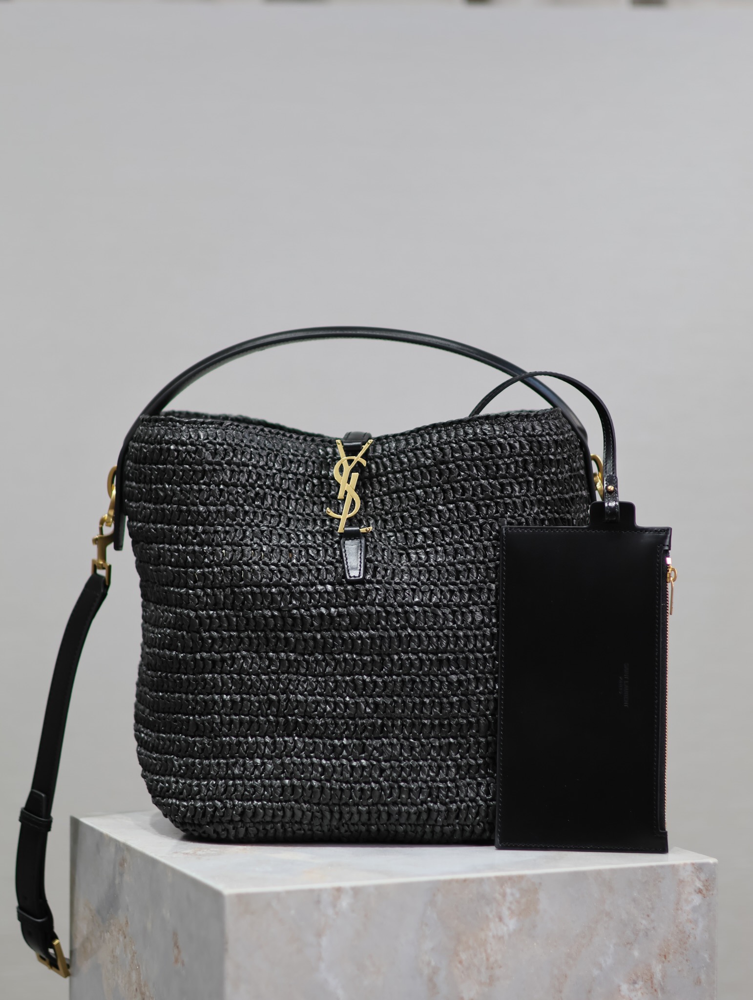 YSL  02559