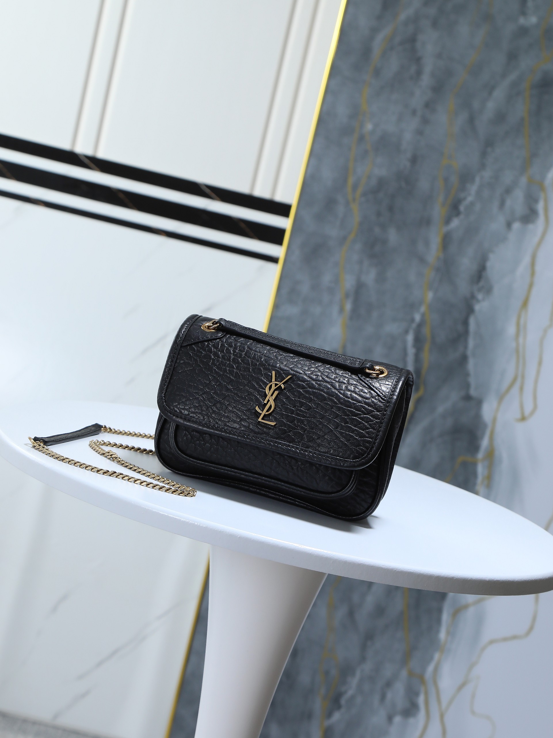 YSL  02669