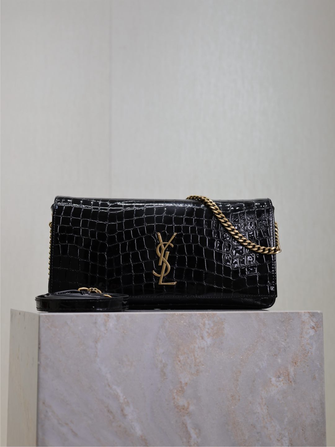 YSL 02709