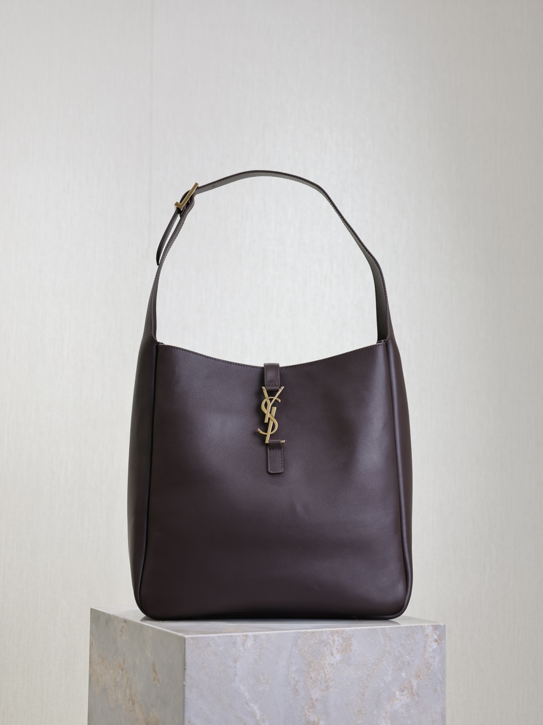 YSL  02759