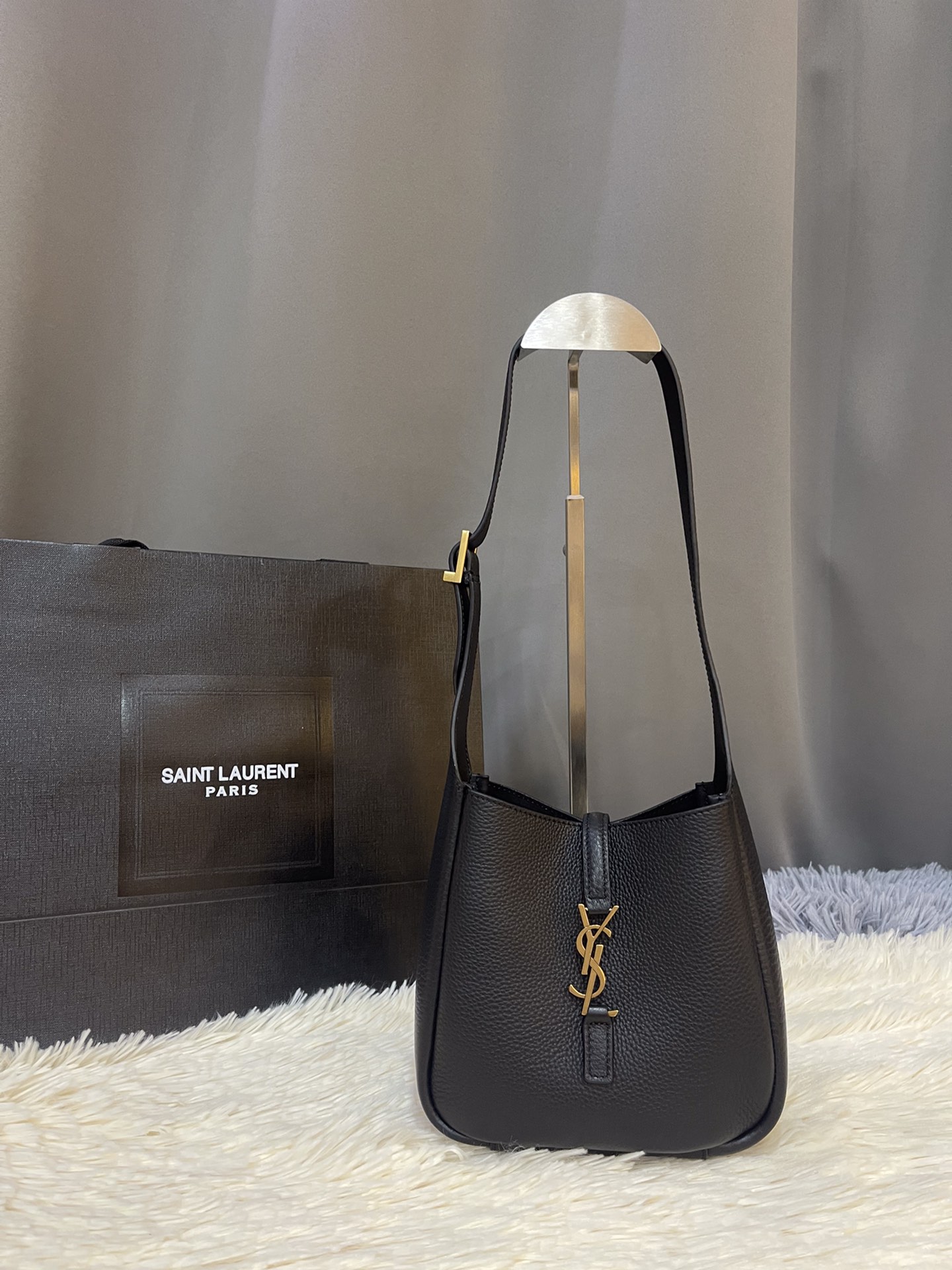 YSL  02809