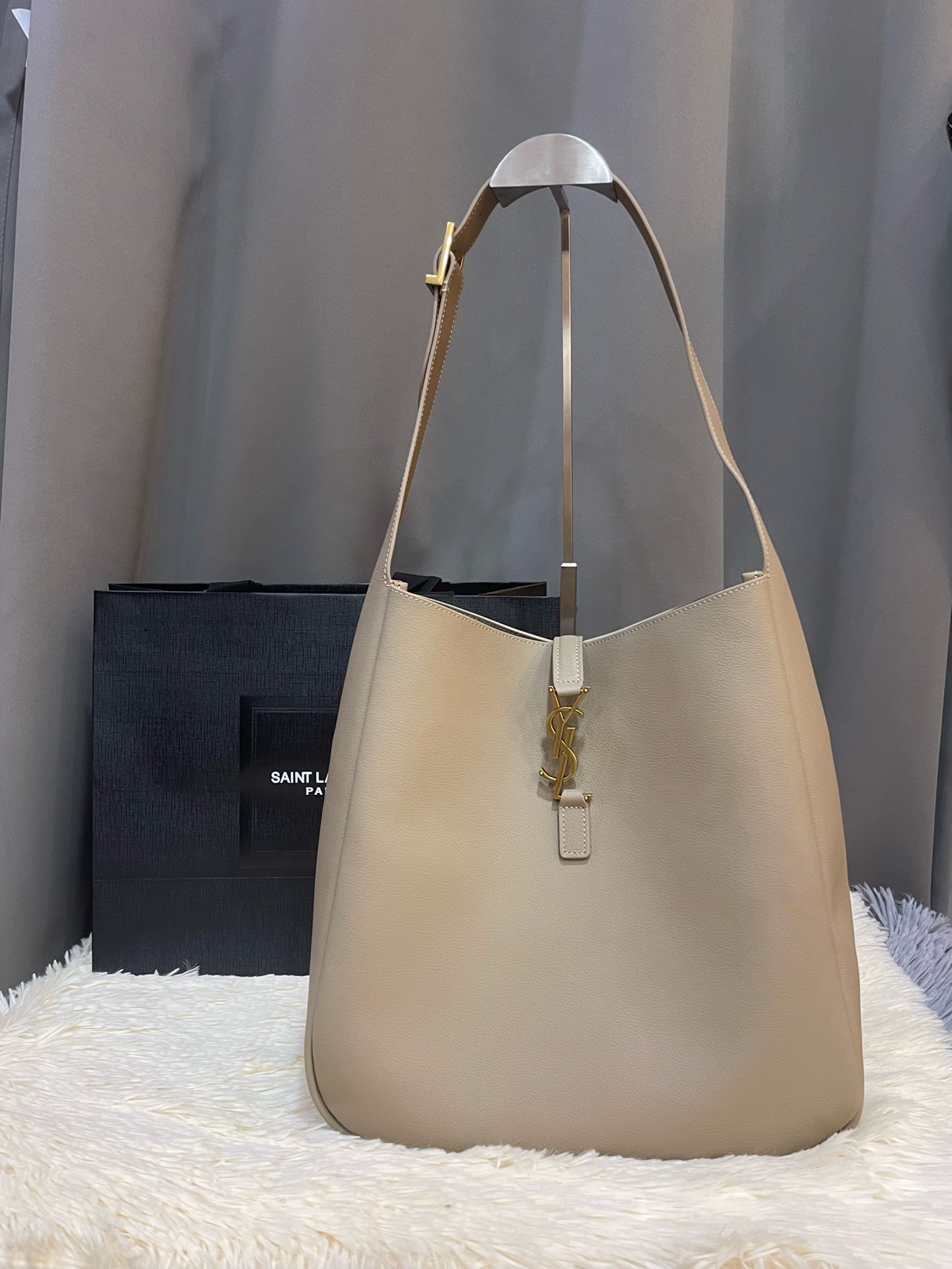 YSL  02819