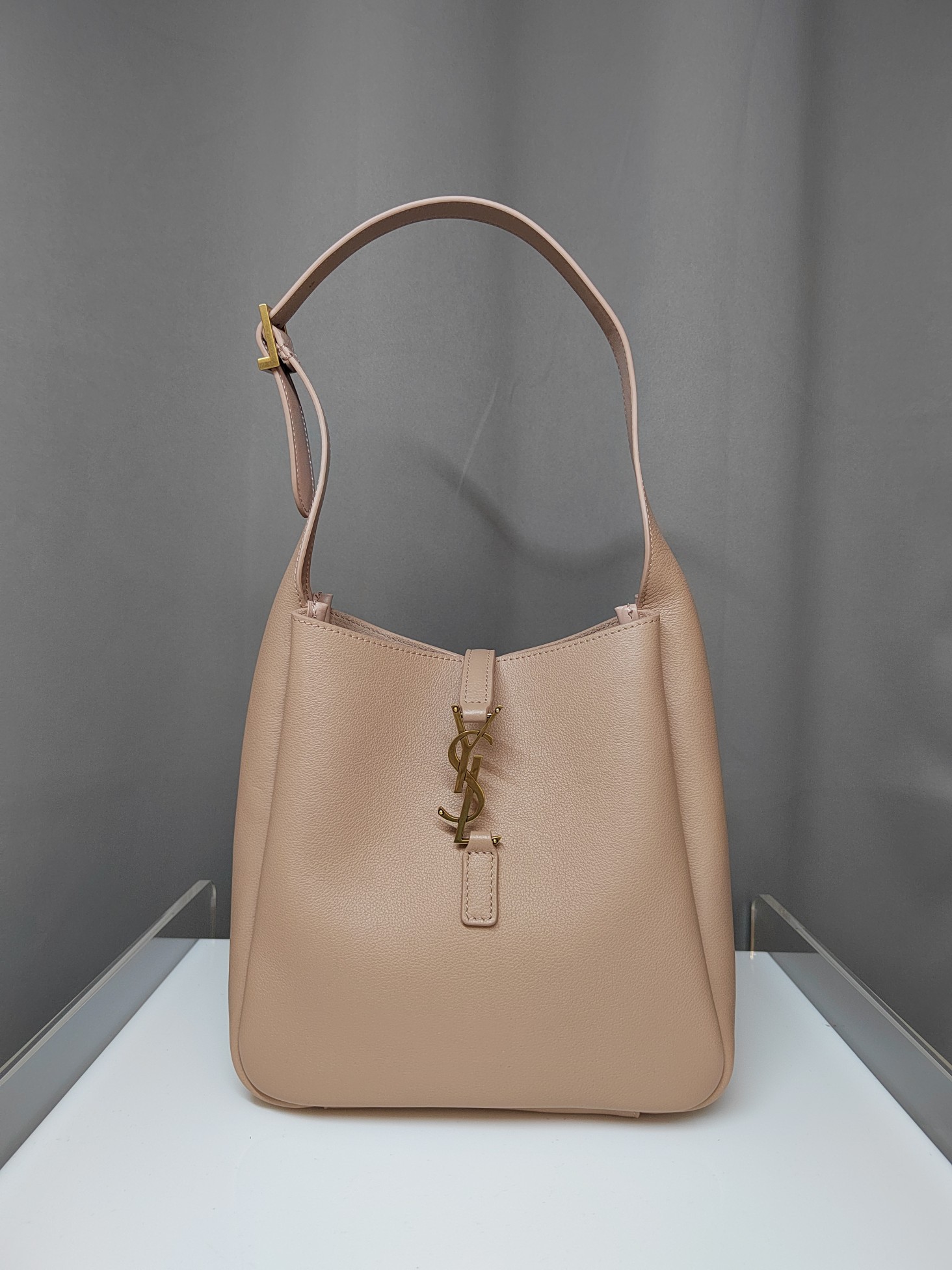 YSL  02929