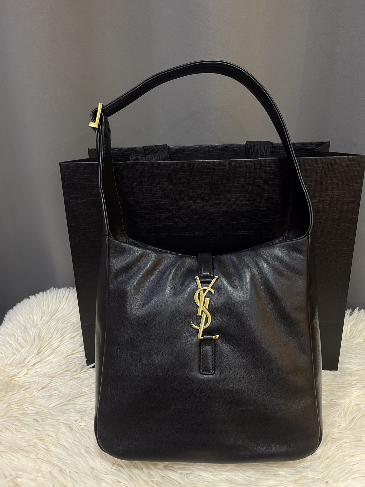 YSL  02949