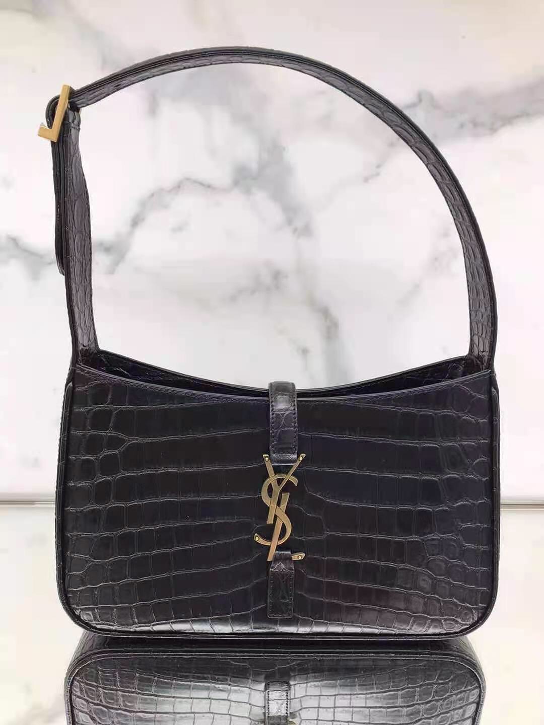 YSL  02979