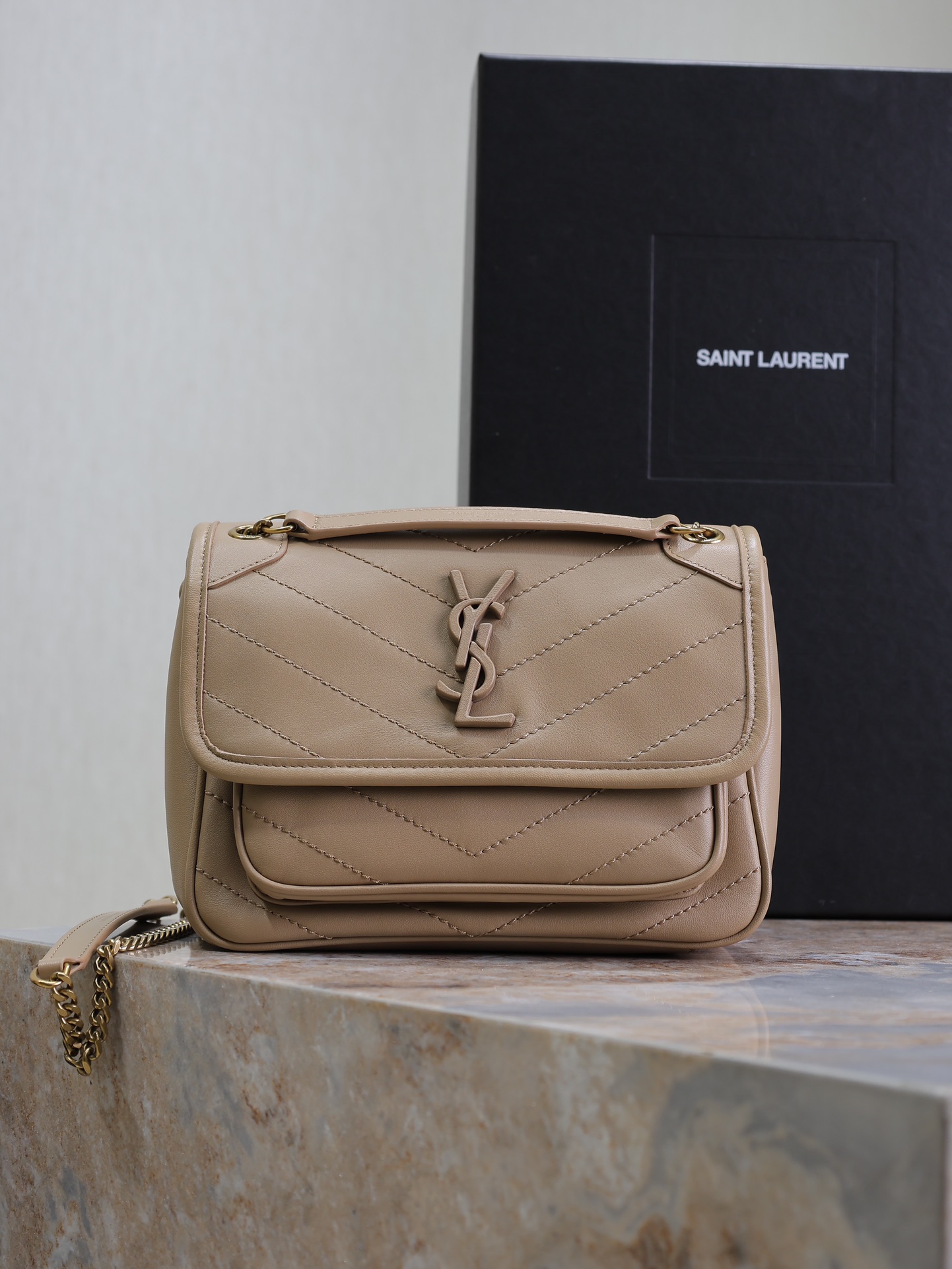 YSL 03689