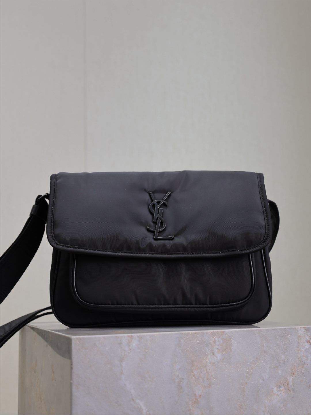 YSL  03769
