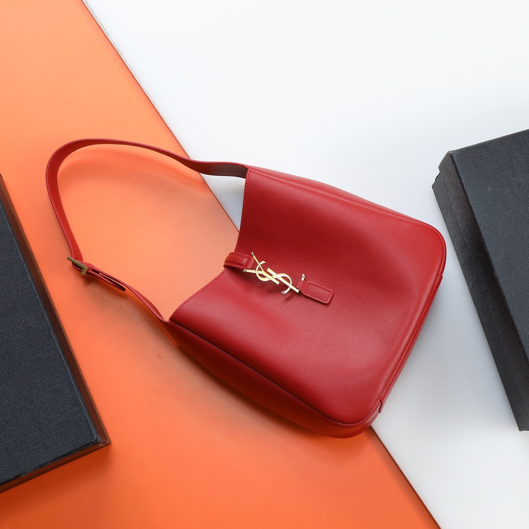 YSL  03929