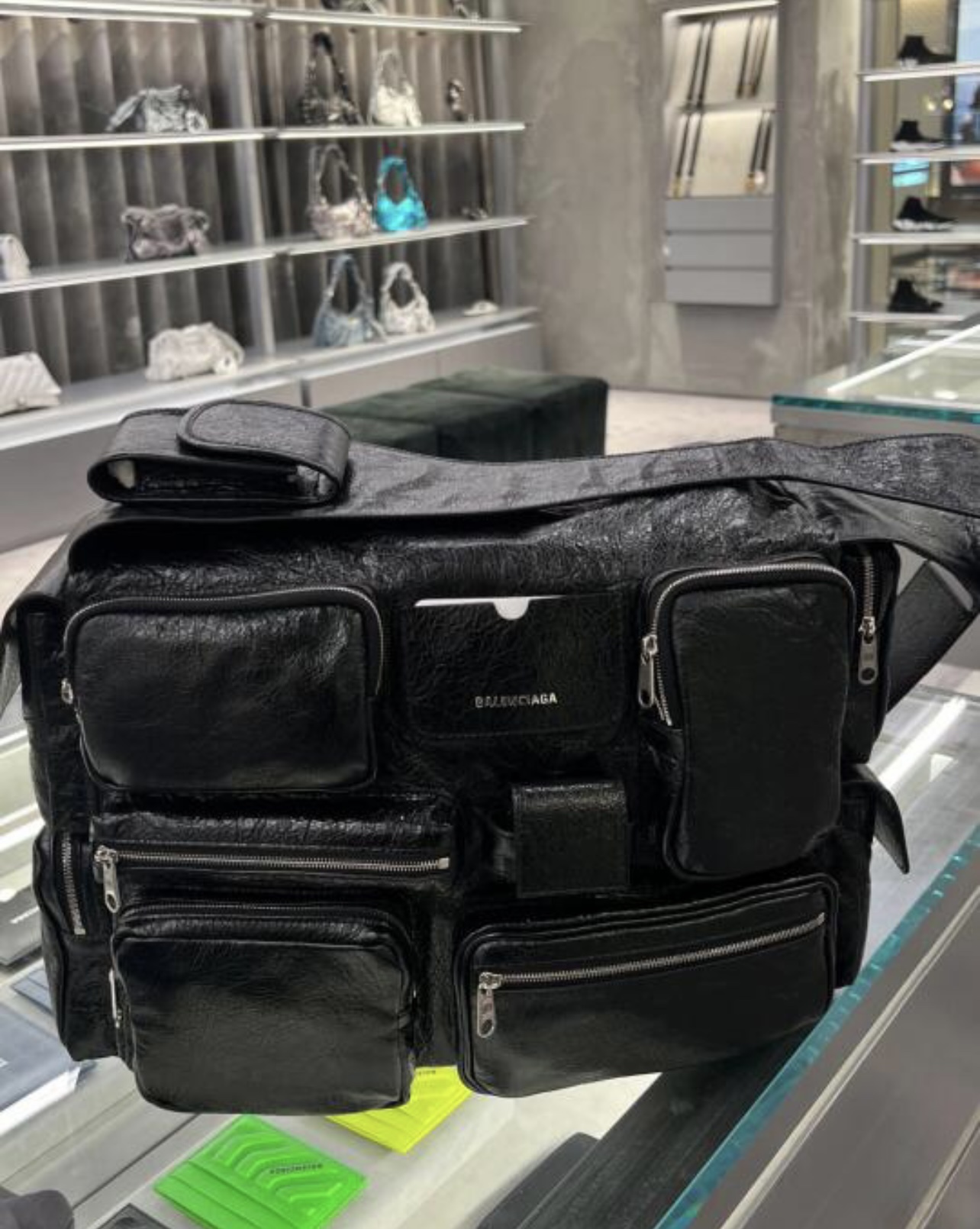 Balenciaga 00429